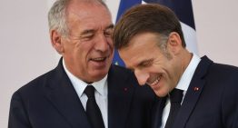 Macron da su voto de confianza al primer ministro francés ante el voto de confianza presentado por la oposición