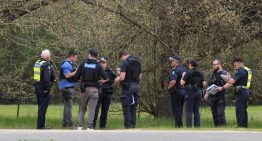 La Policía australiana busca a un hombre por matar a dos agentes durante el registro de su propiedad