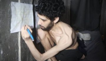 Conmoción en Israel por un vídeo de un rehén de Hamás con síntomas de hambre y cavando su propia tumba