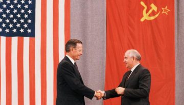 De la 'perestroika' a la tensión por Ucrania: las complejas cumbres entre EE.UU. y Rusia en los últimos 40 años