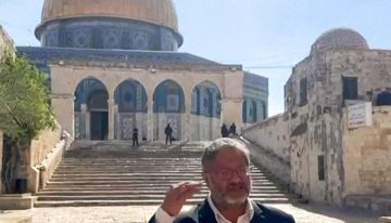 El ministro de Seguridad de Israel provoca al mundo musulmán rezando ante la simbólica mezquita de Al Aqsa