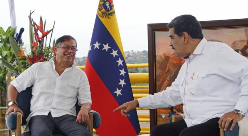 Petro abraza a Maduro un año después