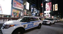 Un adolescente abre fuego y hiere a tres personas en Times Square, Nueva York