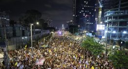 Decenas de miles de personas salen a las calles de Tel Aviv contra el plan de Netanyahu para ocupar Gaza