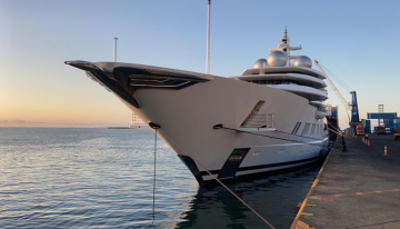 Así es el megayate de un oligarca ruso que será subastado en Estados Unidos: cine, helipuerto y piscina de lujo