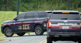 Un tiroteo en un centro de detención de inmigrantes en Dallas deja al menos tres heridos graves y un muerto