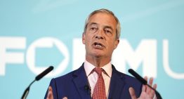 Farage acusa a los inmigrantes del este de comerse los cisnes de los parques de Reino Unido