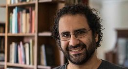 El Gobierno egipcio libera al veterano disdente Alaa Abdel Fattah