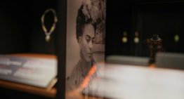La familia Kahlo abre las puertas de su casa e invita a los visitantes al amado sótano de Frida