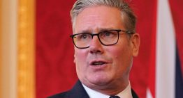 El liderazgo de Keir Starmer se tambalea en medio de rebeliones internas y escándalos políticos