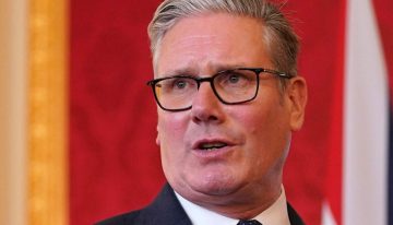 El liderazgo de Keir Starmer se tambalea en medio de rebeliones internas y escándalos políticos