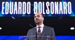 La  Fiscalía de Brasil acusa a Eduardo Bolsonaro  por «coacción» durante el juicio de su padre