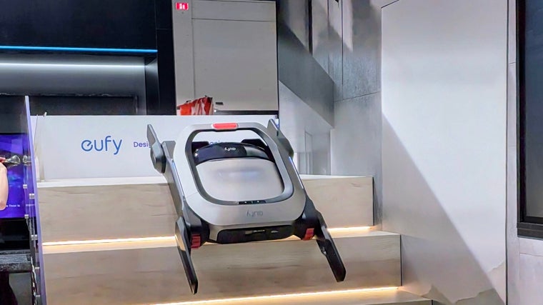 Robots para acompañar niños y pantallas que flotan: los 'gadgets' más curiosos de IFA 2025