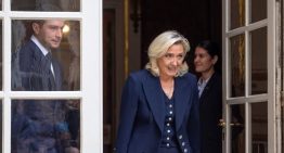 Le Pen y Sarkozy ponen al Gobierno francés al borde del precipicio