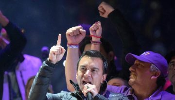 Noboa adelanta para noviembre el pago del bono navideño a funcionarios públicos