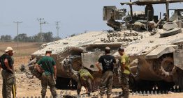 Netanyahu acusa a Hamás de violar la tregua y ordena al Ejército atacar el sur de Gaza Netanyahu acusa a Hamás de violar la tregua y ordena al Ejército atacar el sur de Gaza