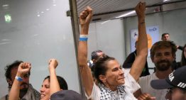 Portugal sí que obliga a los repatriados de la Flotilla a pagarse el vuelo desde Israel