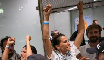 Portugal sí que obliga a los repatriados de la Flotilla a pagarse el vuelo desde Israel