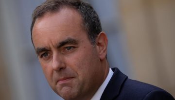 Macron da 48 horas a Lecornu para negociar un Gobierno estable y, si fracasa, «asumirá sus responsabilidades»