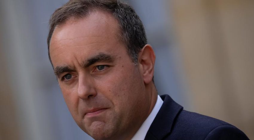 Macron da 48 horas a Lecornu para negociar un Gobierno estable y, si fracasa, «asumirá sus responsabilidades»