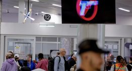 Varios aeropuertos de EE.UU. y Canadá sufren ataques informáticos y difunden mensajes pro-palestinos que arremeten contra Trump
