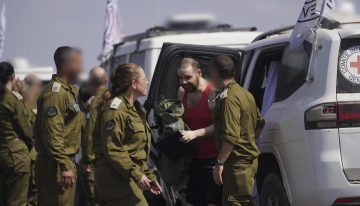 El ejército israelí dice que la Cruz Roja se dirige a recoger los cuerpos de más rehenes muertos