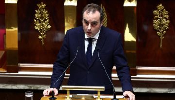 El primer ministro francés propone suspender la reforma de las pensiones de Macron para recabar el apoyo a su Gobierno