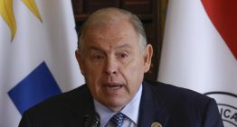 El ministro de Exteriores de Milei presenta su renuncia a varios días de los comicios en Argentina