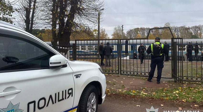 Cuatro muertos y 12 heridos en una explosión en una estación de tren en Ucrania