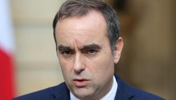 El primer ministro francés anuncia su nuevo gobierno, sobre el que ya se cierne la amenaza de una moción de censura
