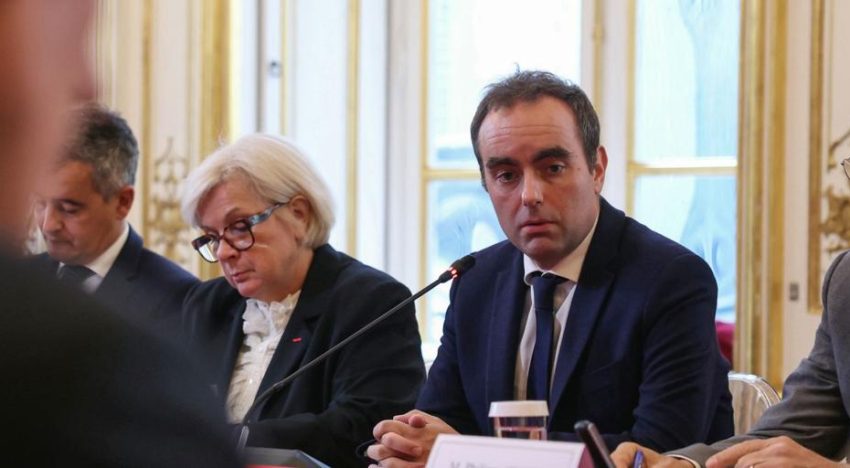 El primer ministro francés desvela el presupuesto para 2026 a la espera de saber si será censurado