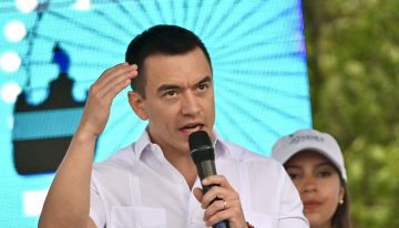 El presidente de Ecuador denuncia un intento de envenenamiento con mermelada y chocolate