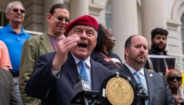 Así es 'Zohran Mamdani, el improbable': musulmán, socialista y a punto de ser alcalde de Nueva York