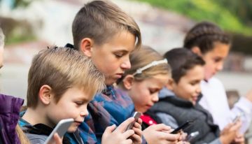 El Parlamento Europeo pide una edad mínima de 13 años para acceder a las redes sociales