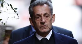 Dos policías se alojarán en la celda contigua a la de Sarkozy para garantizar su seguridad