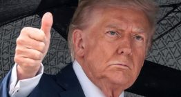 Trump, exultante rumbo a Israel: «Quizá yo no vaya al cielo, pero he mejorado la vida de mucha gente»