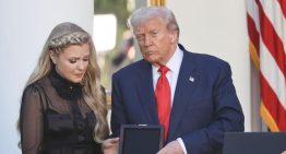 Trump rinde el último homenaje a Charlie Kirk en la Rosaleda