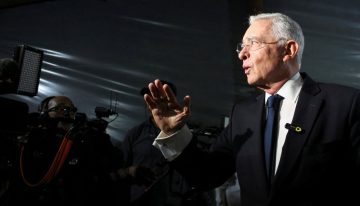 La absolución del expresidente Uribe polariza la precampaña electoral en Colombia