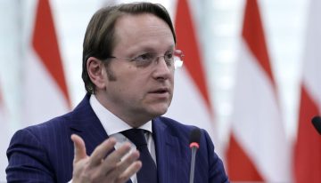 Los eurodiputados piden la suspensión del comisario Várhelyi mientras se aclara el caso de espionaje húngaro