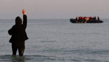 El Gobierno británico anuncia una reforma migratoria radical para «restaurar el orden y el control»