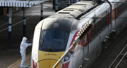 En libertad sin cargos uno de los dos detenidos por el apuñalamiento múltiple en un tren en Huntington