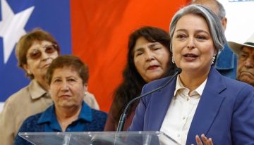La candidata oficialista a la presidencia en Chile se afianza en el primer puesto debido a la dispersión de la oposición