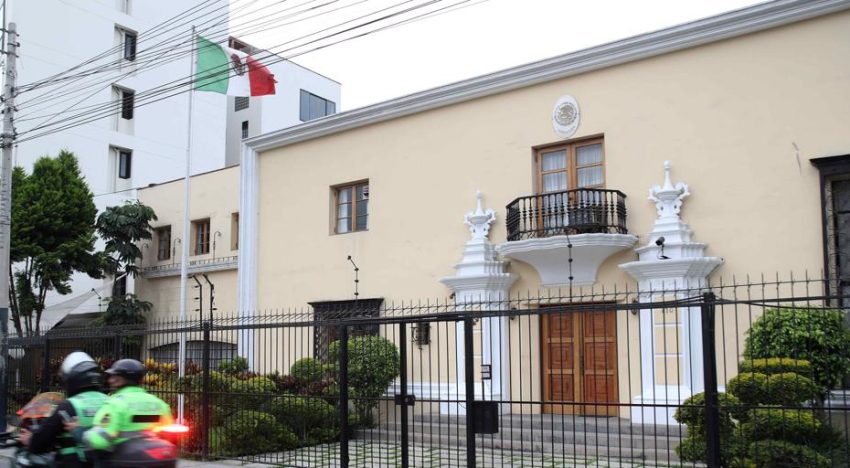 Perú rompe relaciones diplomáticas con México por el asilo a la ex primera ministra del expresidente Castillo