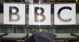 El presidente de la BBC se disculpa por el «error de juicio» tras la edición engañosa de un discurso de Trump