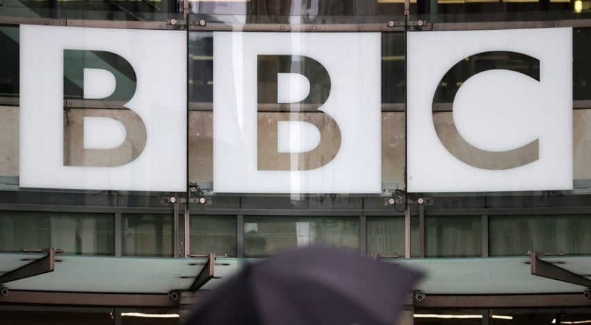 El presidente de la BBC se disculpa por el «error de juicio» tras la edición engañosa de un discurso de Trump