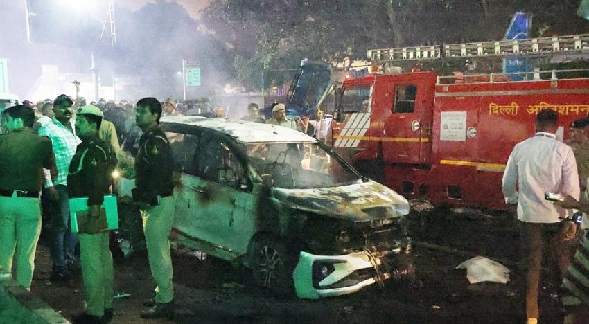 Al menos ocho muertos y 19 heridos en la explosión de un vehículo en Nueva Delhi