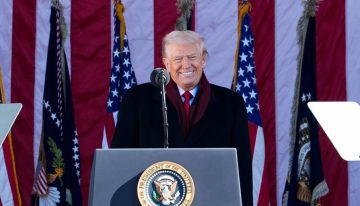 Trump dice que se ve «obligado» a demandar a la BBC por edición engañosa