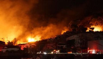 Un espectacular incendio en Oita (Japón) arrasa más de 170 edificios y deja un muerto