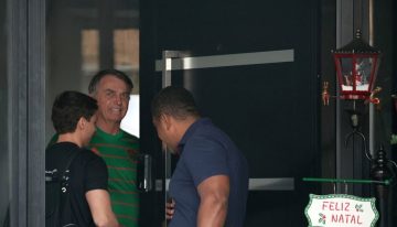 El juez envía a prisión a Bolsonaro tras intentar quitarse la tobillera electrónica en su domicilio
