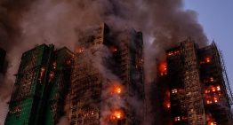 Ascienden a 44 los muertos por el incendio en un complejo de rascacielos en Hong Kong